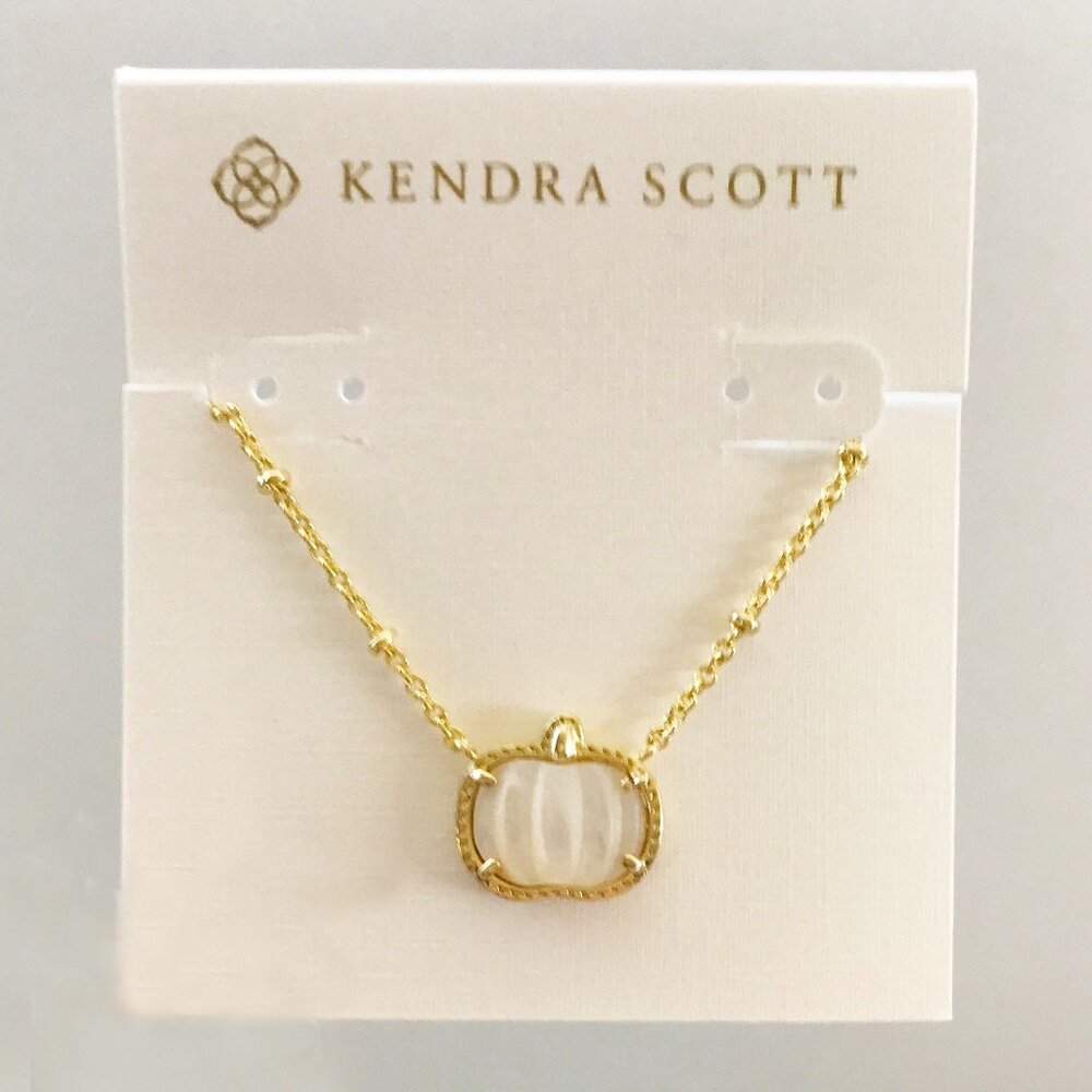 Kendra Scott Pumpkin Gold Short Pendant Necklace In Ivory Mother-of-Pearl